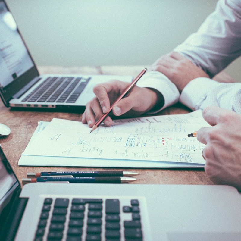 Accompagne aux démarches administratives en ligne avec Click and Coffee Ain